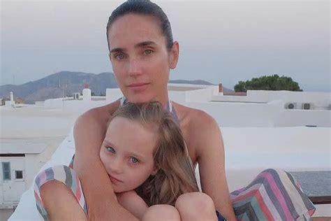 agnes bettany|Jennifer Connellys daughter is practically her mini me。